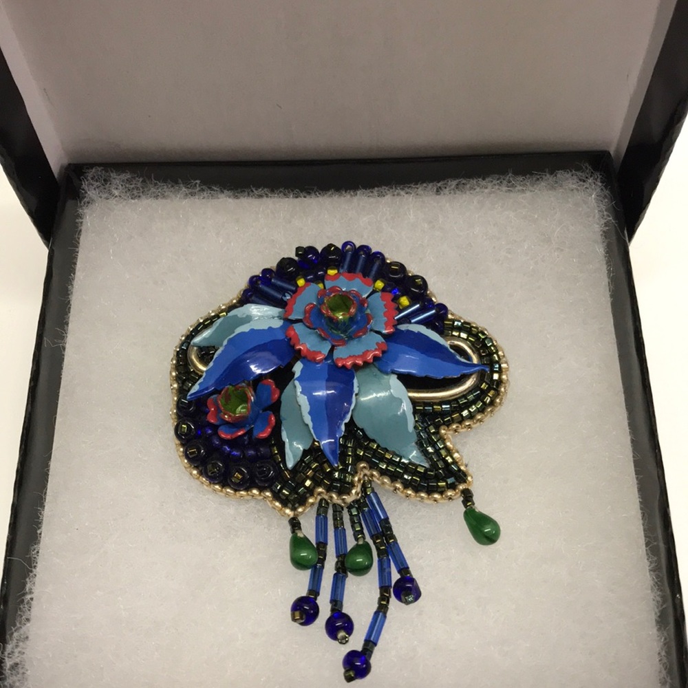 🆕OOAK Revamped Vtg Jewelry Brooch Pin Hand Beaded